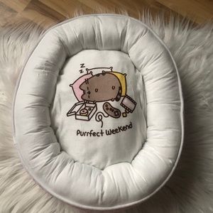 Pusheen Purrfect Weekend Pet Bed